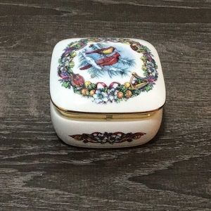 Heritage House Vintage Christmas Music Box